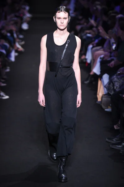 Look 8